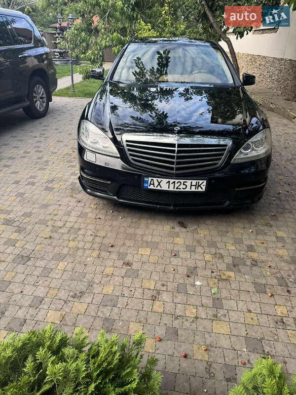Mercedes-benz S-class (2008)
