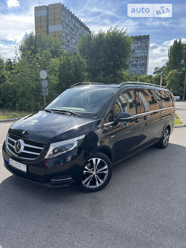 Mercedes-benz V-class (2016)