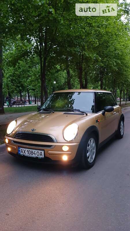 Mini One (2004)