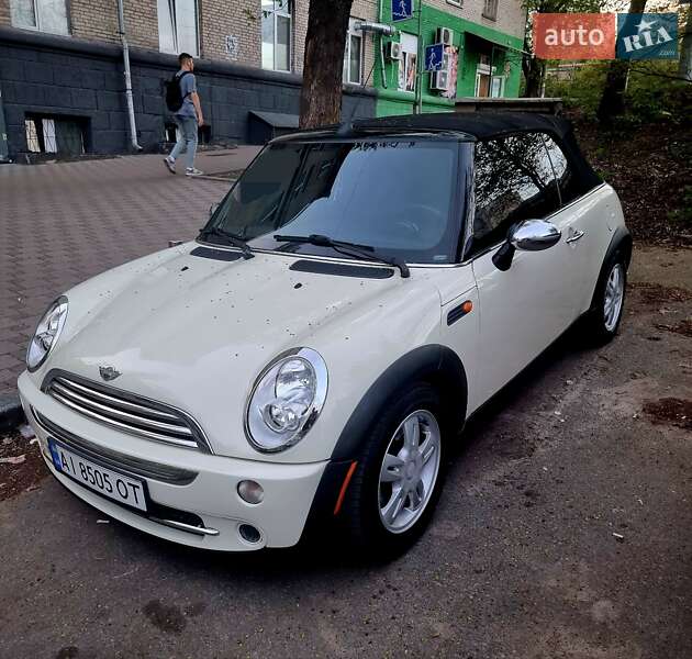 Mini Cooper (2006)