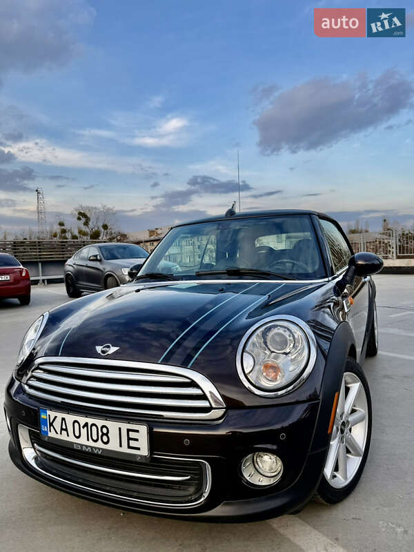 Mini Convertible (2015)