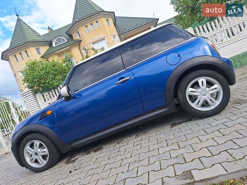 Mini Cooper (2009)
