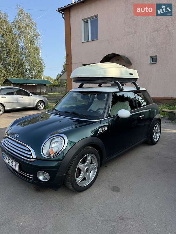 Mini Cooper (2008)