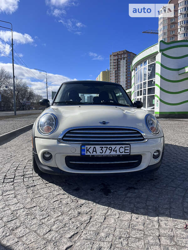 Mini Hatch (2013)