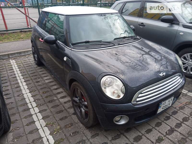 Mini Cooper (2006)