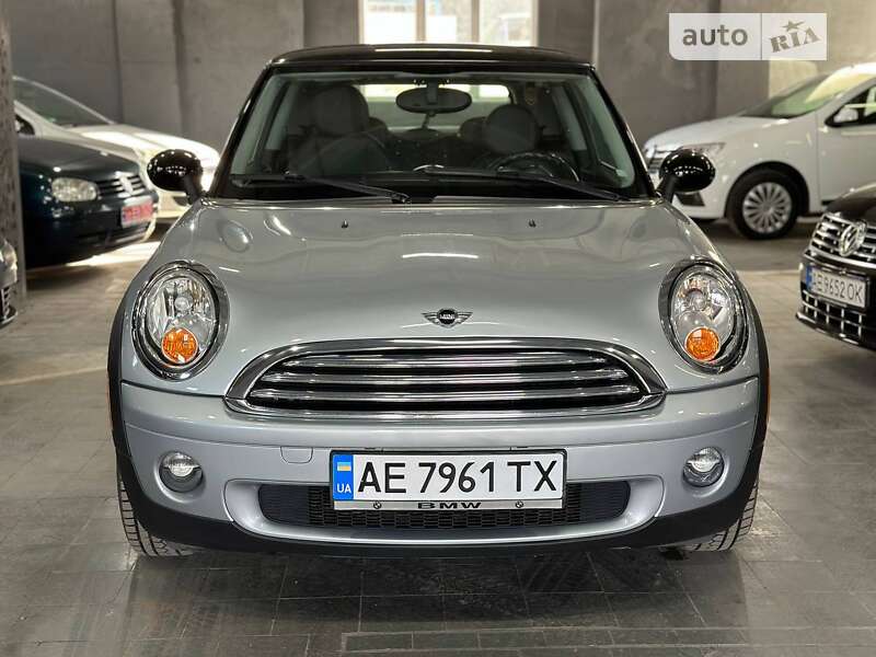Mini Cooper (2010)