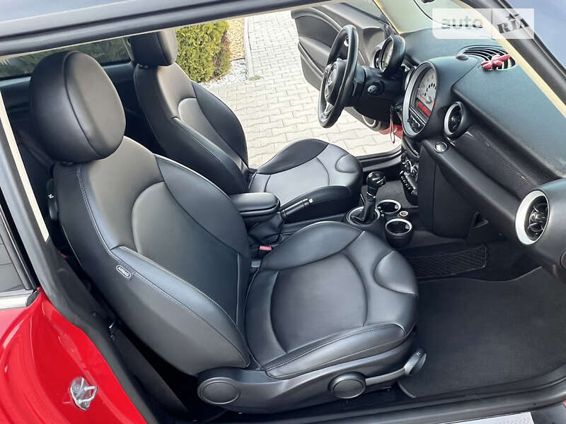 Mini Hatch (2012)