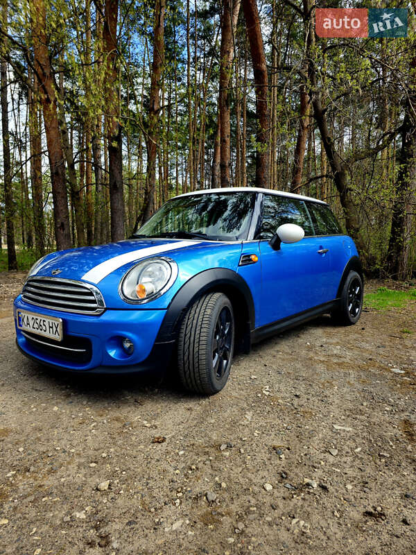 Mini Hatch (2012)