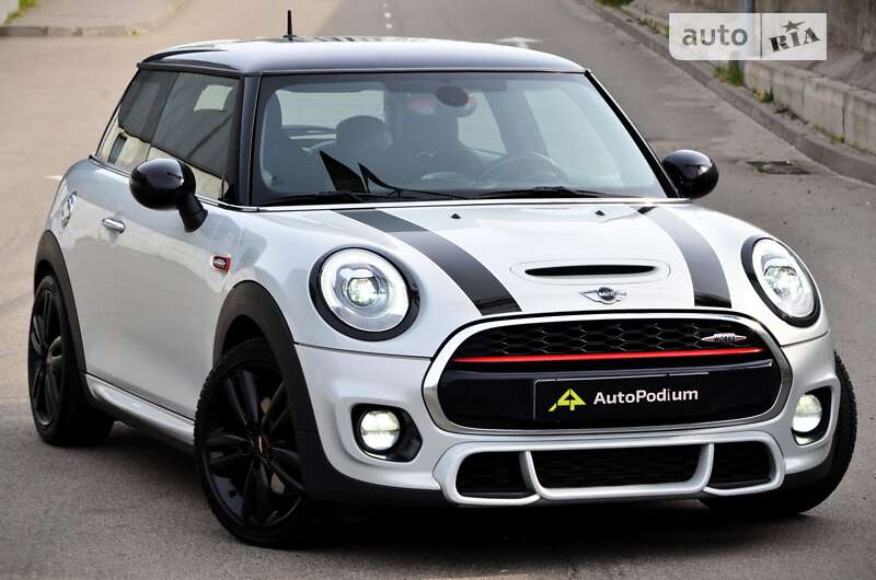 Mini Hatch (2016)