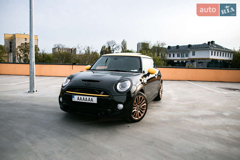 Mini Hatch (2014)