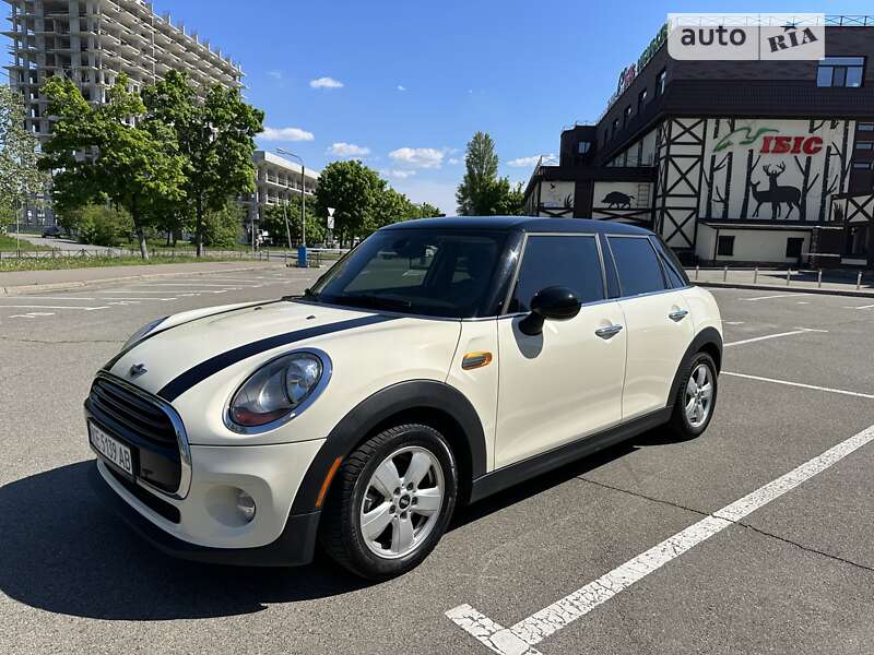 Mini Cooper (2015)
