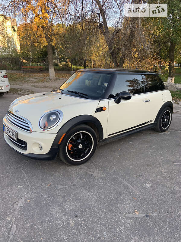 Mini Hatch (2012)