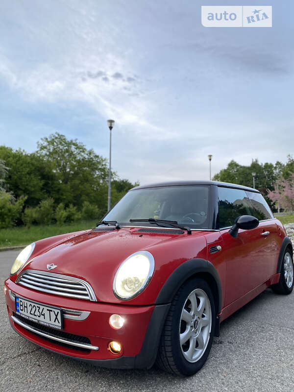 Mini Hatch (2005)