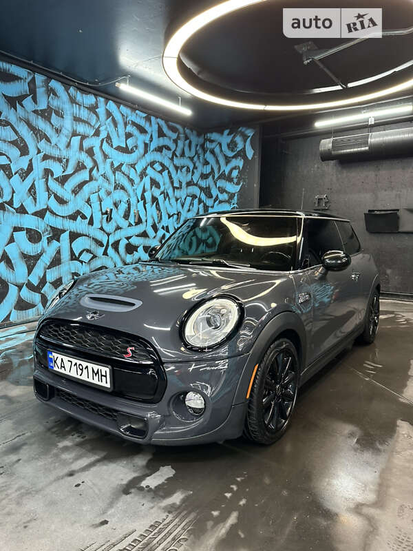 Mini Cooper (2015)