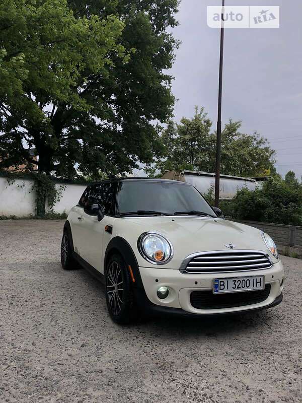 Mini Cooper (2013)