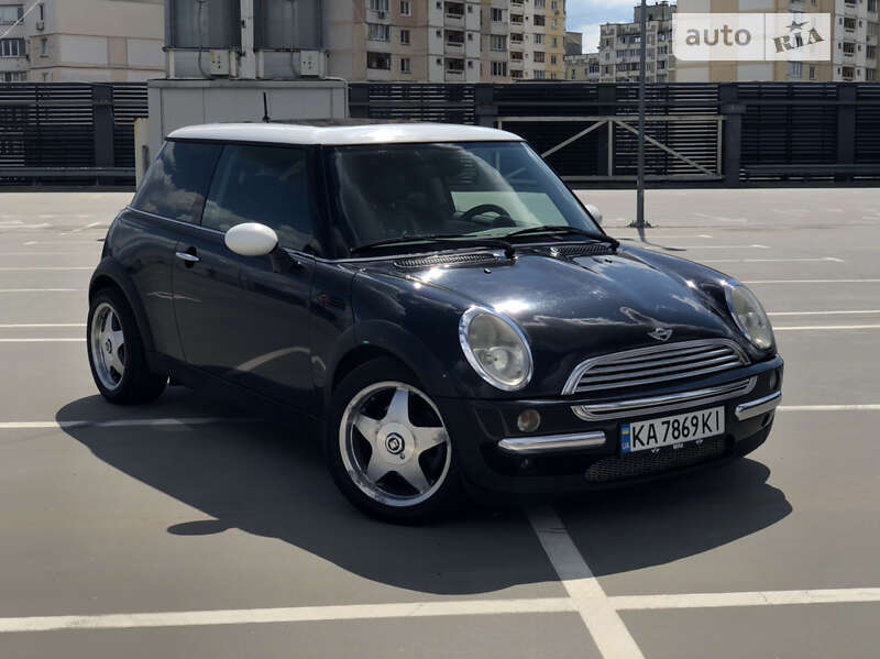 Mini Cooper (2004)