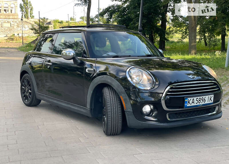 Mini Hatch (2014)