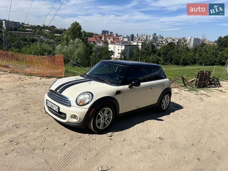 Mini Hatch (2010)