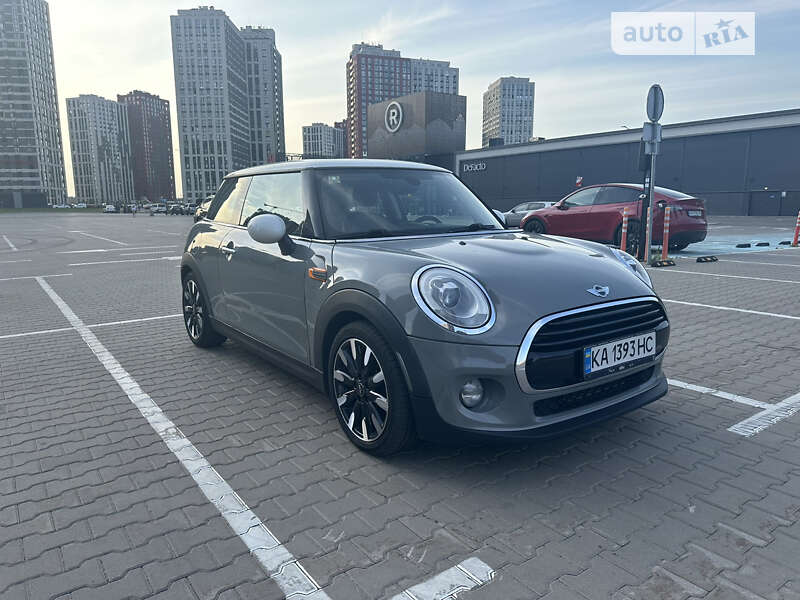 Mini Cooper (2015)