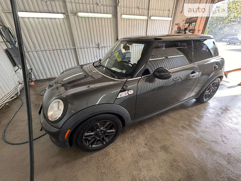 Mini Hatch (2011)