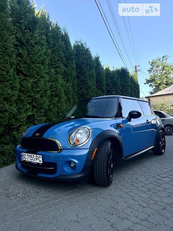 Mini Cooper (2012)