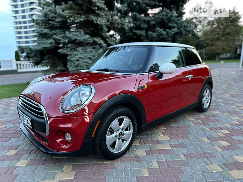 Mini Cooper (2015)
