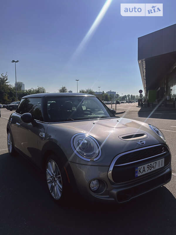 Mini Cooper (2016)