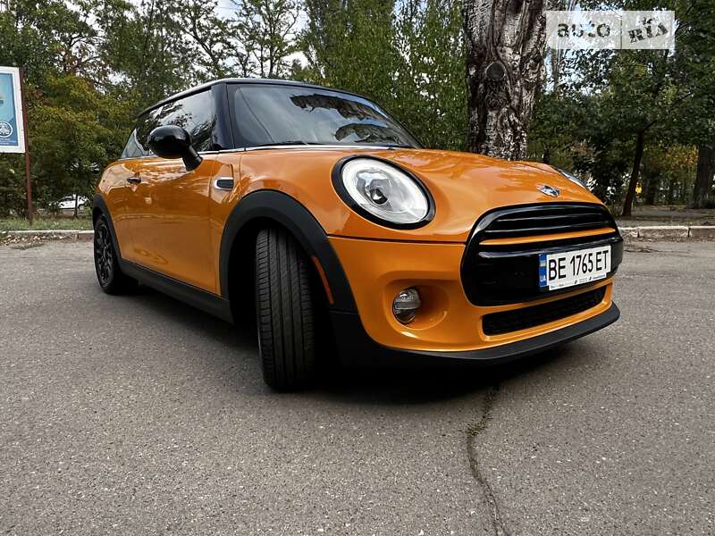 Mini Hatch (2016)