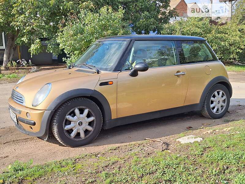 Mini Cooper (2004)