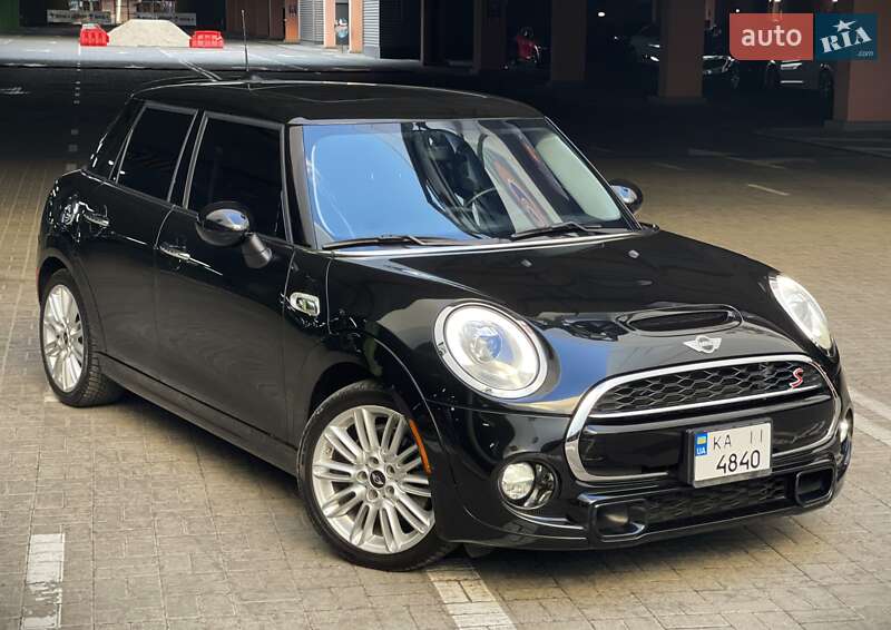 Mini Hatch (2015)