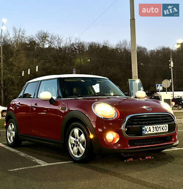 Mini Hatch (2017)