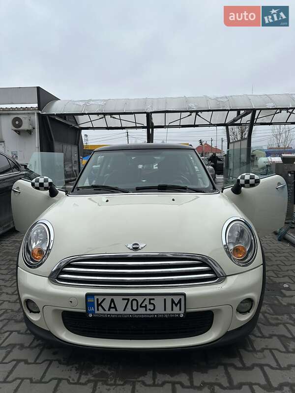 Mini Cooper (2013)