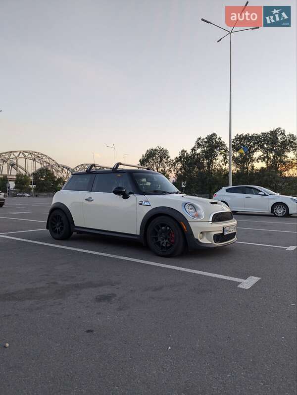 Mini Hatch (2012)