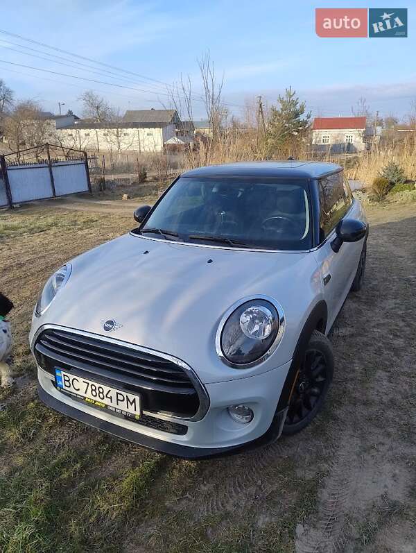 Mini Hatch (2018)