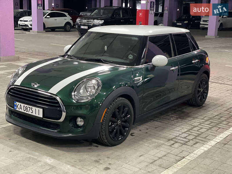 Mini Hatch (2017)