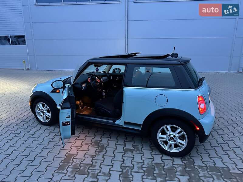 Mini Hatch (2011)