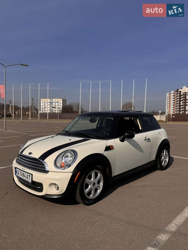 Mini Hatch (2011)