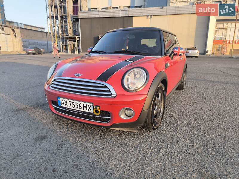Mini Hatch (2008)