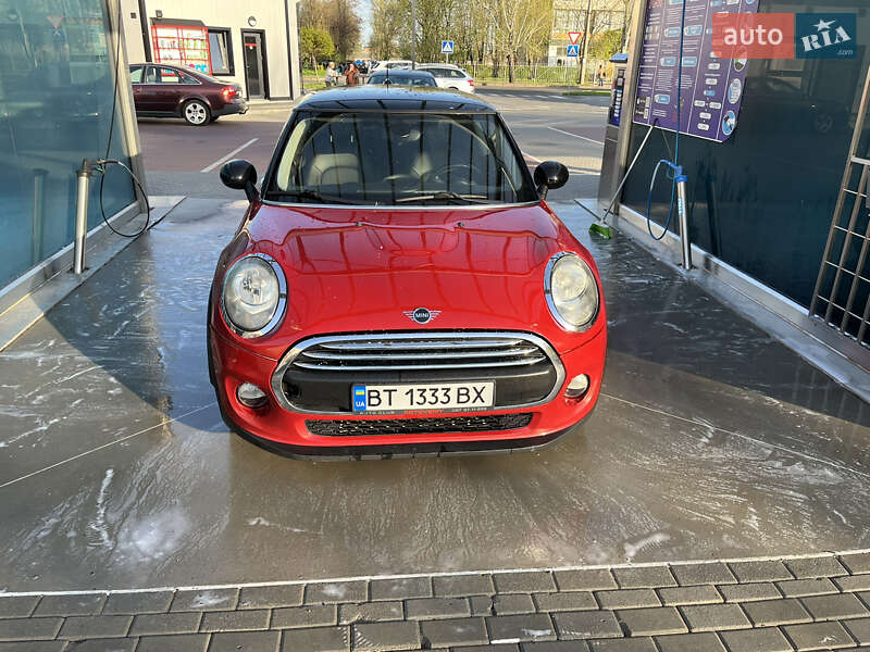 Mini Hatch (2015)