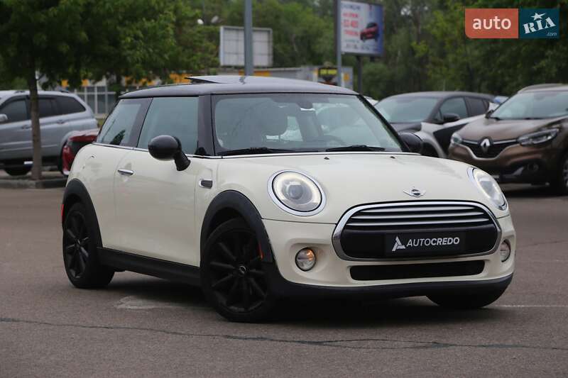 Mini Hatch (2015)