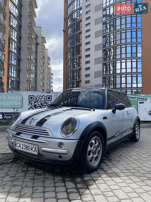Mini Hatch (2002)
