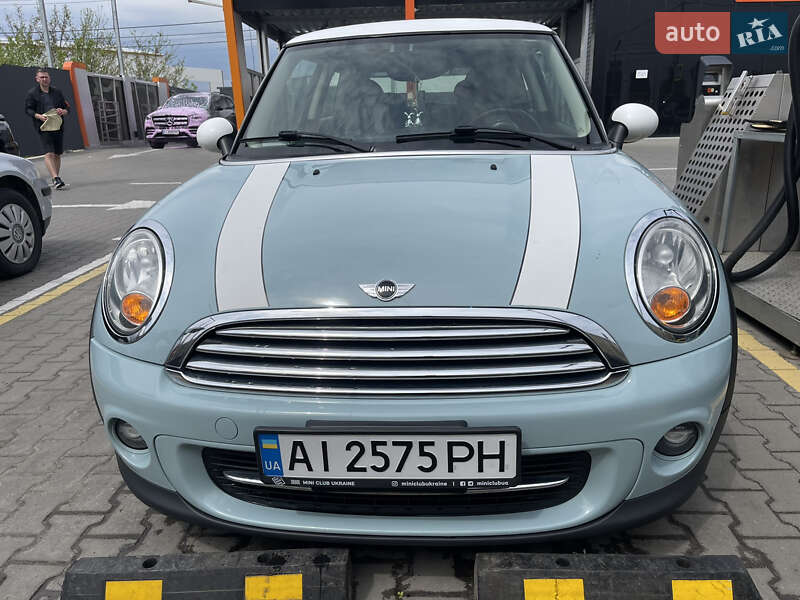 Mini Hatch (2013)