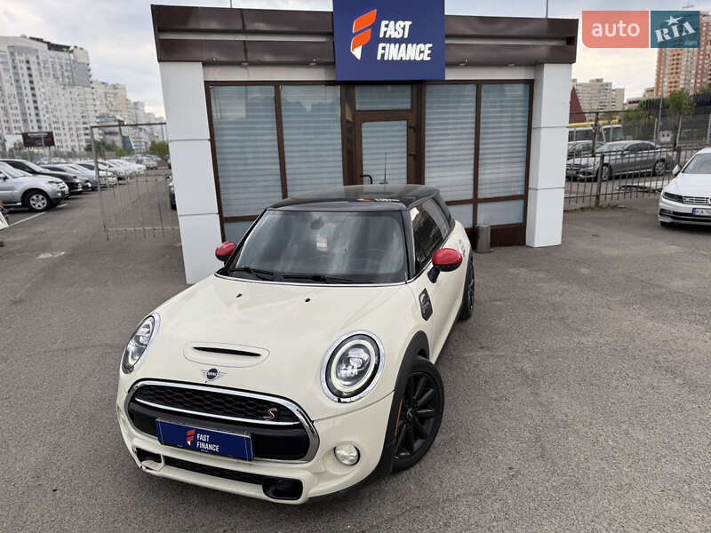Mini Hatch (2014)