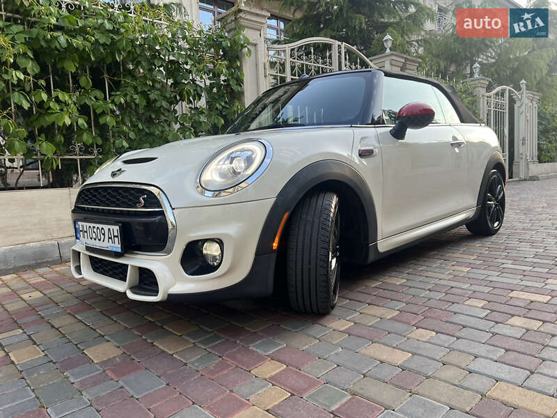 Mini Hatch (2017)