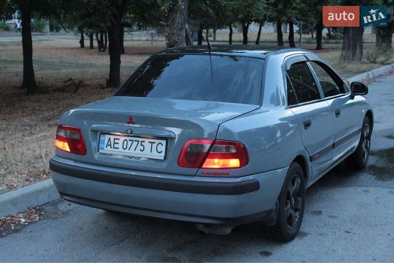 Mitsubishi Carisma (2003)