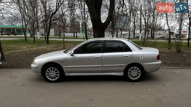 Mitsubishi Carisma (2003)