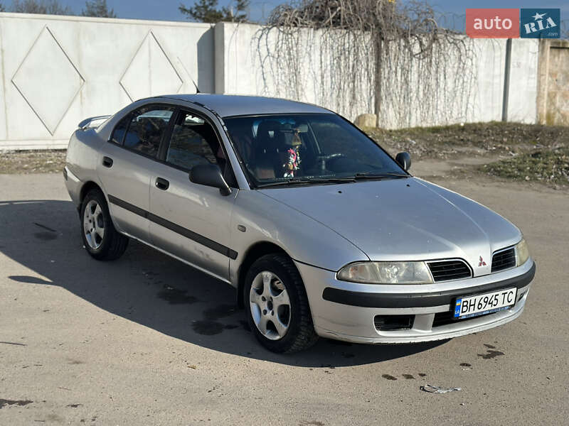 Mitsubishi Carisma (2001)