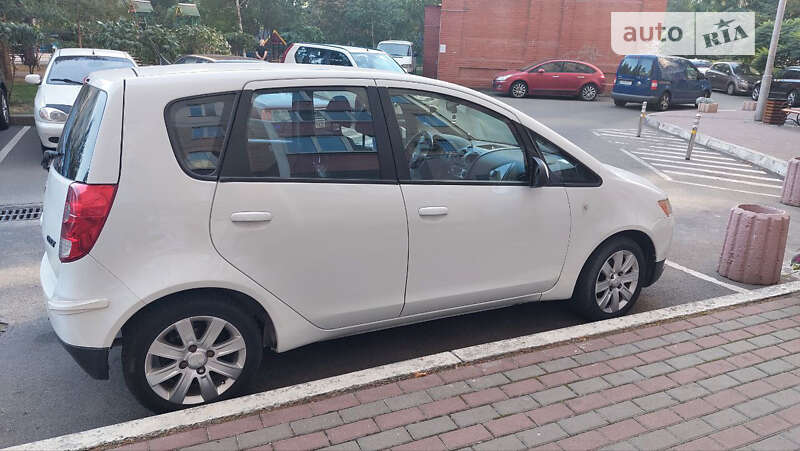Mitsubishi Colt (2009)