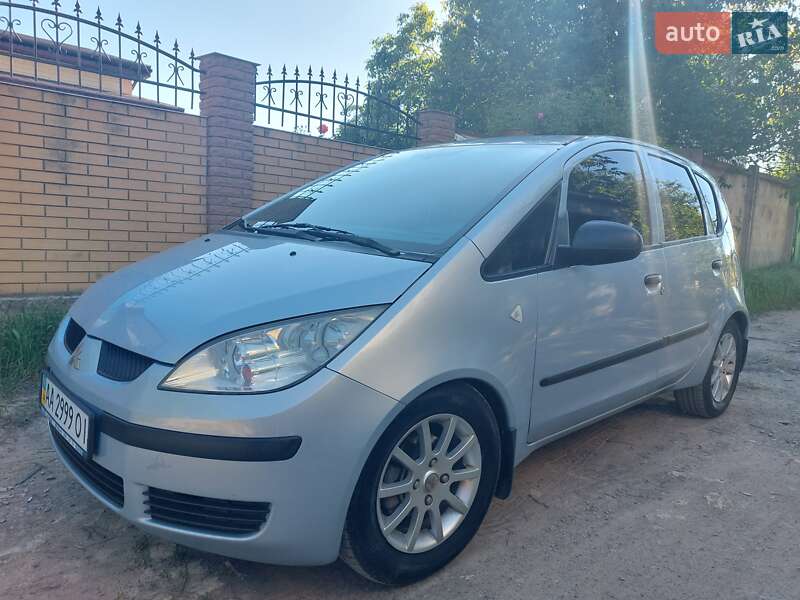 Mitsubishi Colt (2008)