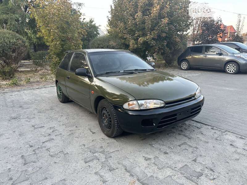 Mitsubishi Colt (1995)